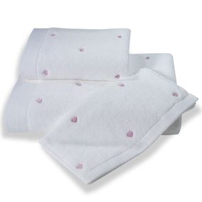 Soft Cotton Malý uterák MICRO LOVE 32x50 cm. Jemný, napriek tomu pútavý dizajn so srdiečkami z tej najjemnejšej bavlny. Biela / lila srdiečka