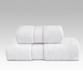 Soft Cotton Uterák PREMIER 55x100 cm. Rada uterákov PREMIER má skvelé užitočné vlastnosti: výborne saje vlhkosť, rýchlo schne, je jemný a na pokožku pôsobí upokojujúco. Biela / ružová výšivka