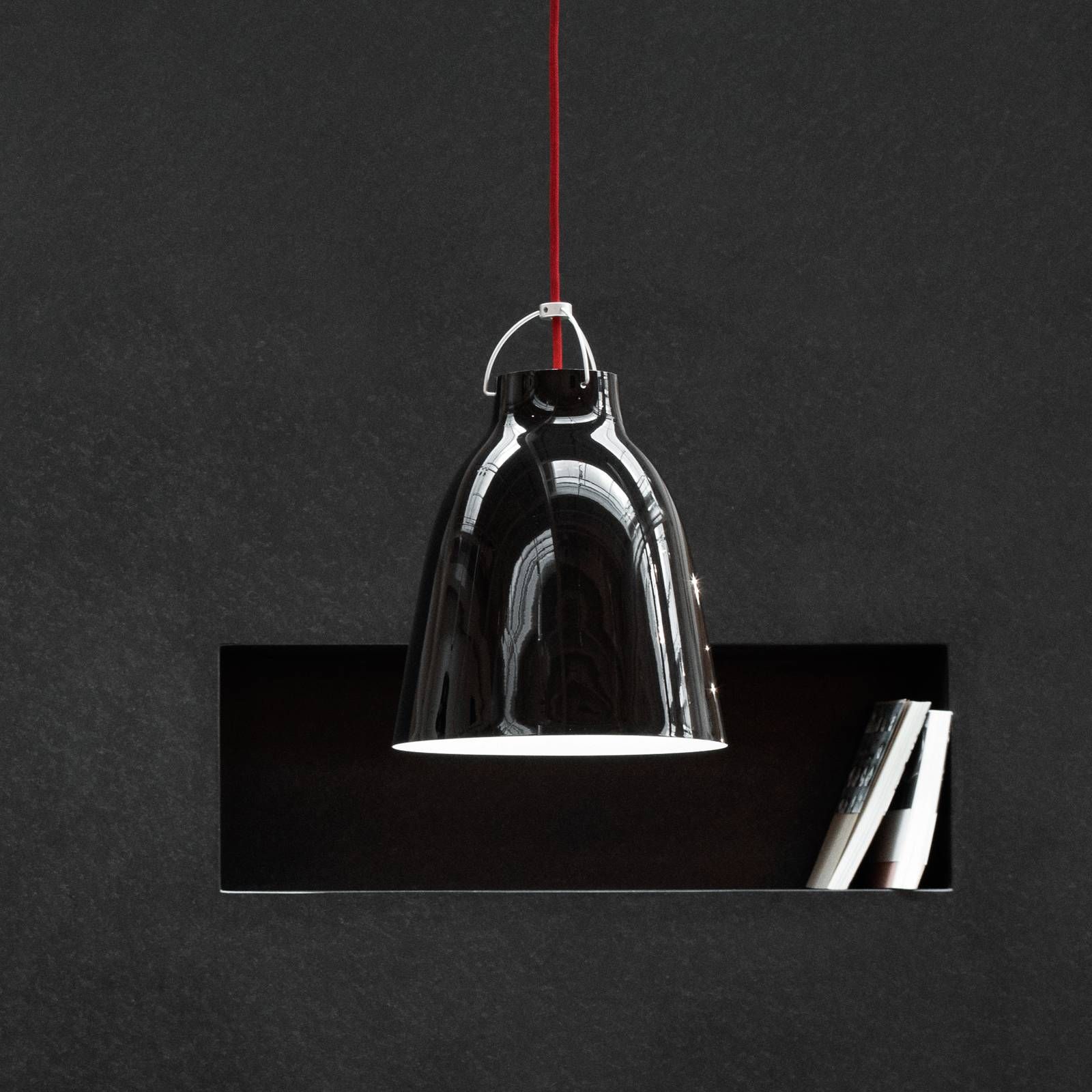 FRITZ HANSEN Caravaggio P2 lesklá čierna, Obývacia izba / jedáleň, hliník, oceľ, E27, 100W, K: 33.7cm