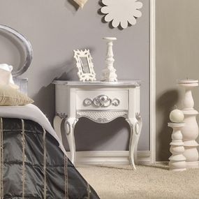 Estila Luxusný barokový nočný stolík Alegro bielej farby so zásuvkou a ornamentálnym zdobením 62cm