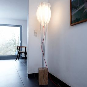 Domus Stojaca lampa Tulip, červený kábel, dub, biele, Obývacia izba / jedáleň, dub, lunopal, hliník, E27, 105W, L: 16.5 cm, K: 158cm