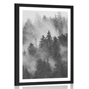 Plagát s paspartou hory v hmle v čiernobielom prevedení