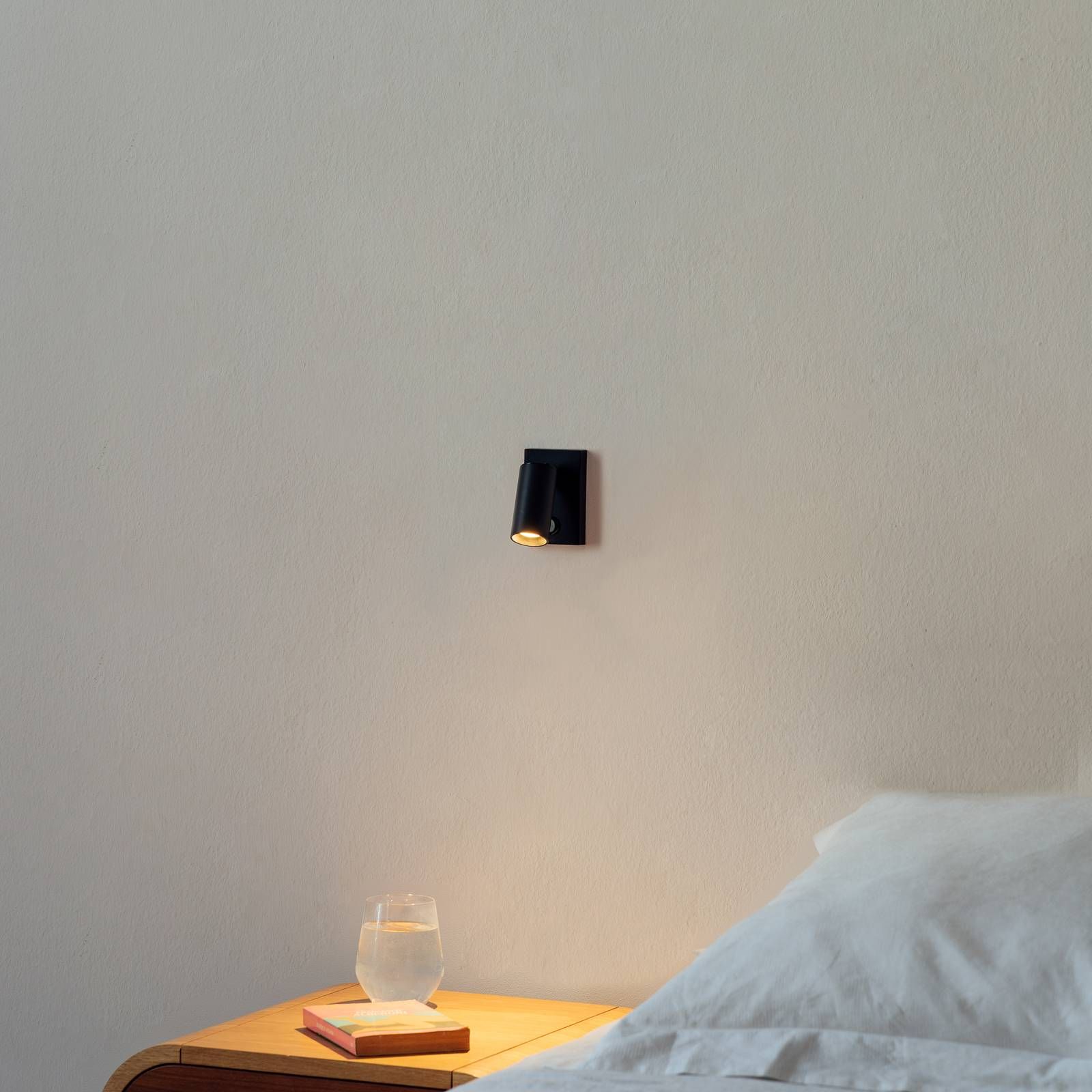 Milan Iluminación Haul nástenné LED svetlo hranaté 1-pl čierna, Obývacia izba / jedáleň, hliník, 5W, L: 6.5 cm, K: 10cm