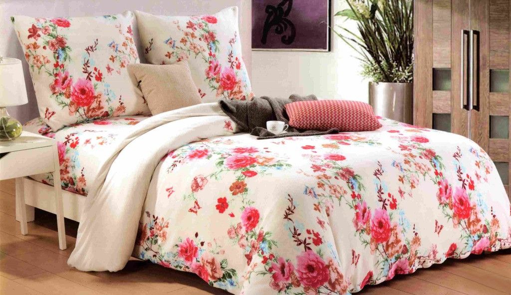 DomTextilu Romantiké krémové posteľné obliečky s ružami 3 časti: 1ks 200x220 + 2ks 70 cmx80 28978-158113