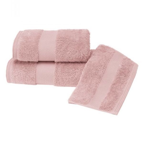 Soft Cotton Luxusný malý uterák DELUXE 32x50cm z Modalu. Majú väčšiu savosť ako bavlna a zostávajú krásne hodvábne aj po niekoľkých rokoch. Hnedá